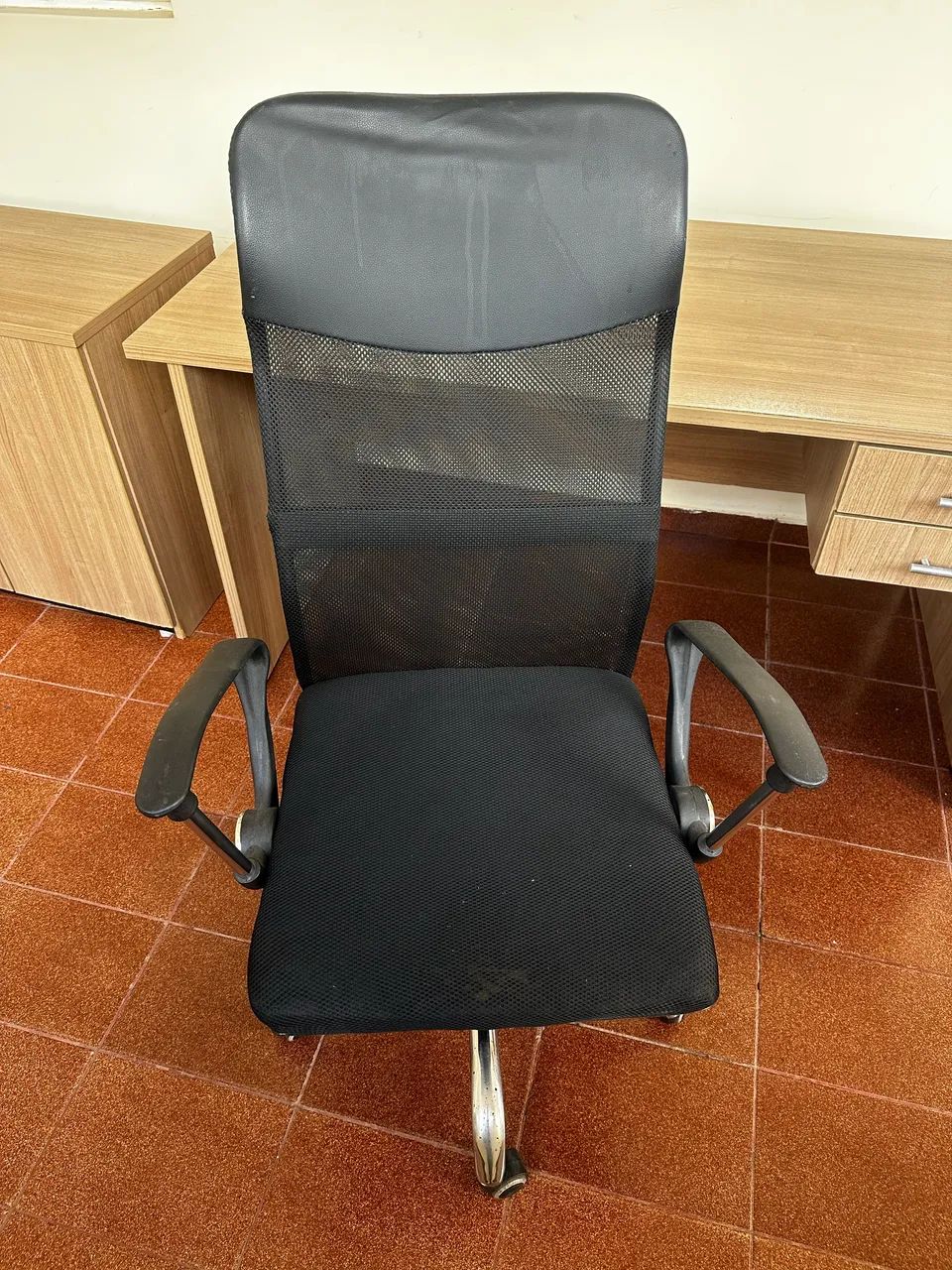 Conjunto mesa e cadeiras para escritório  - Foto 5