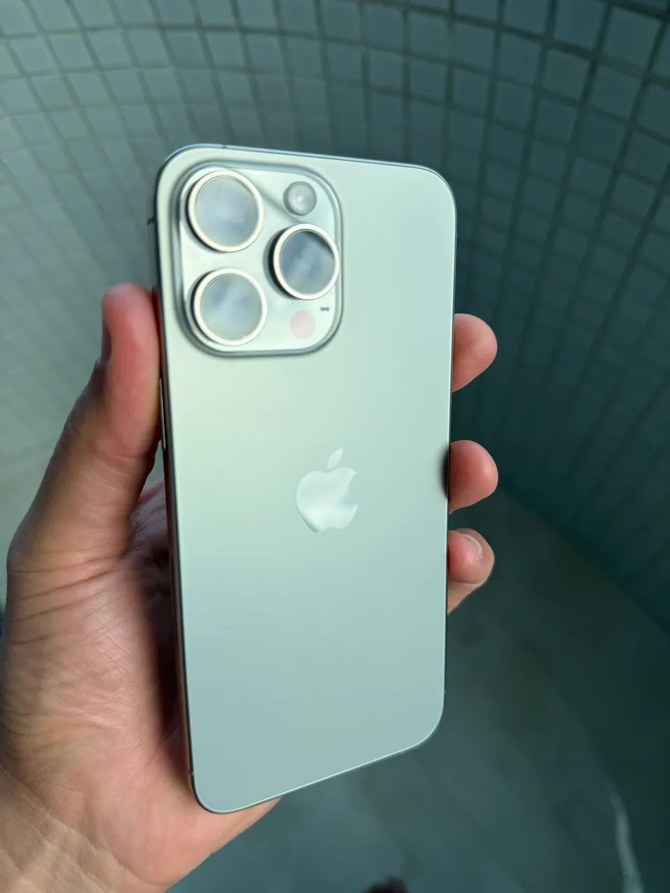 iPhone 15Pro シルバー 本体 IPHONE 15 PRO MAX 256gb Silver Natural - Celulares e Smartphones
