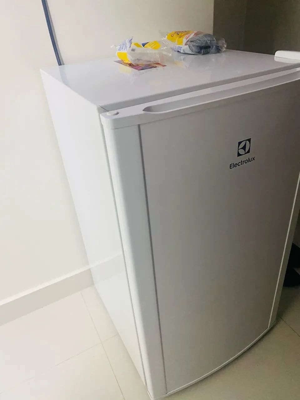 Frigobar Electrolux RE120 122L Branco - Excelente Estado - Foto 3