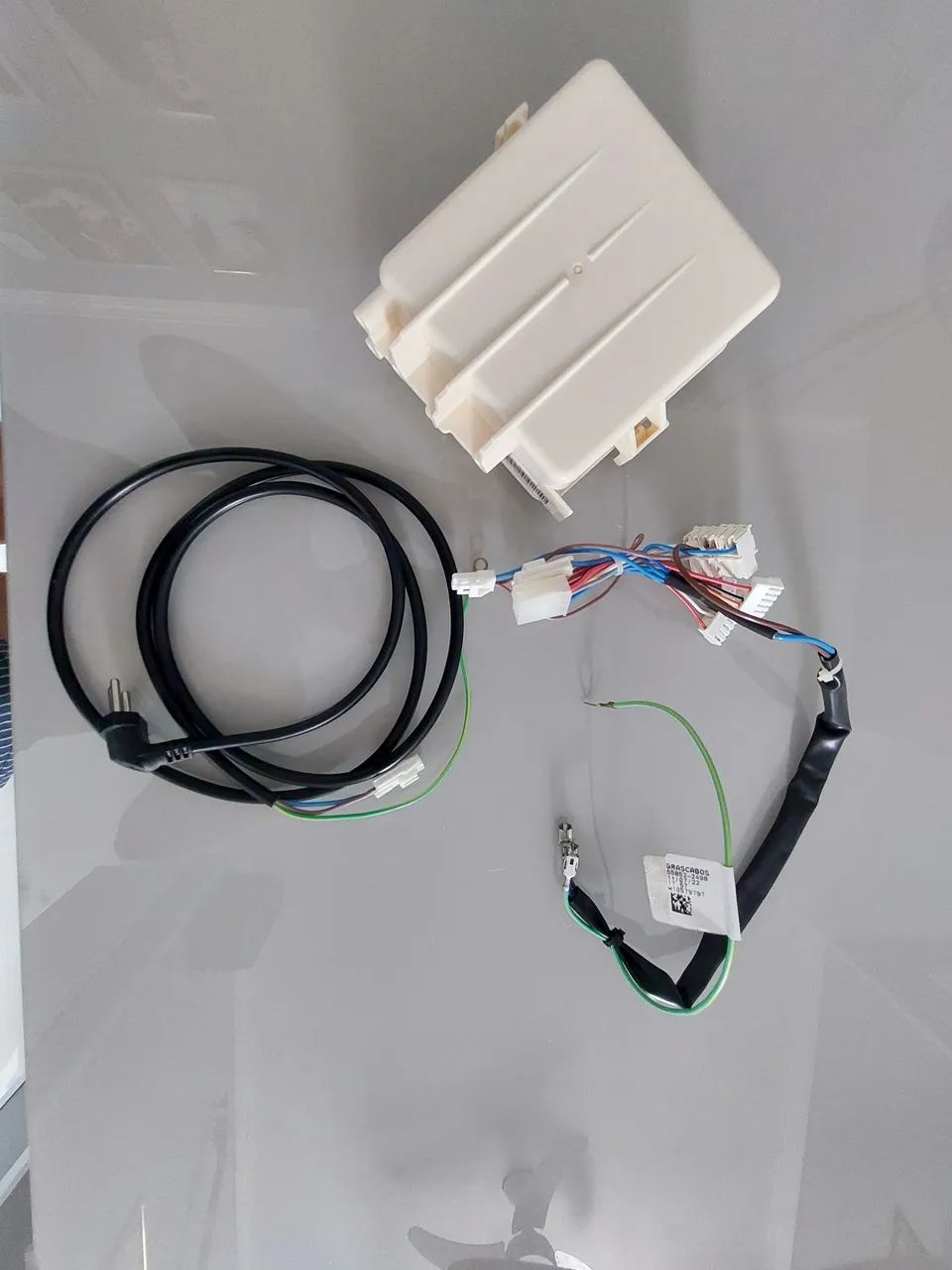 Placa Eletrônica bivolt com rede elétrica para geladeira Brastemp, cod. W10591605.