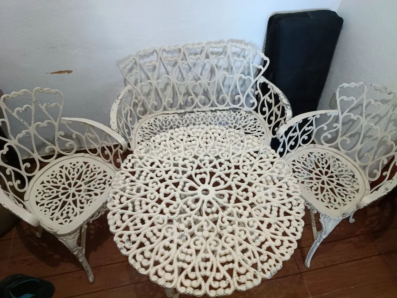 VENDO ESSE LINDO JOGO DE MESA EXTERNA  - Foto 3