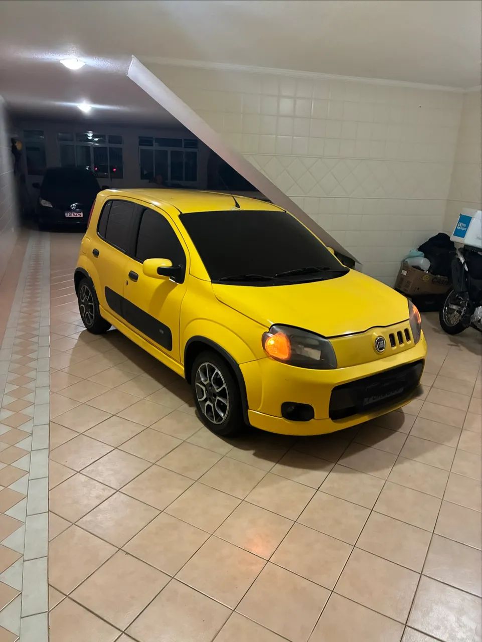 Fiat Uno Sporting 1.4 EVO Fire Flex 8V 4P 2012