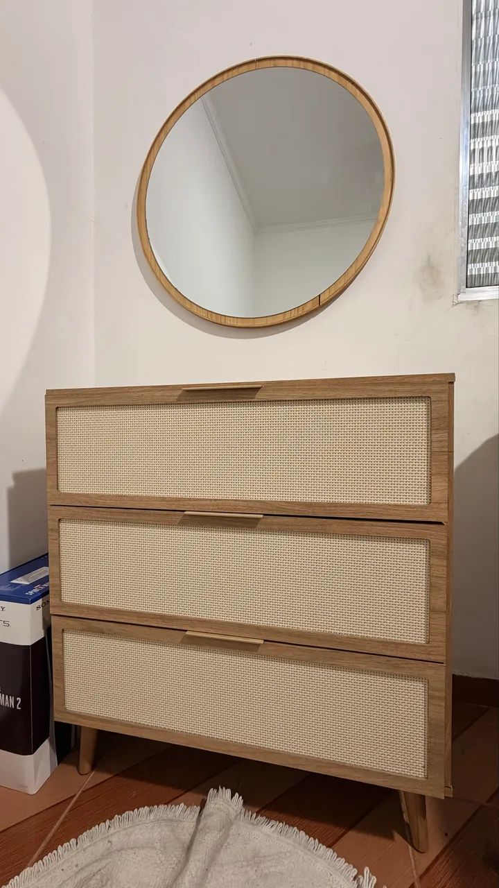 Cômoda de palhinha 