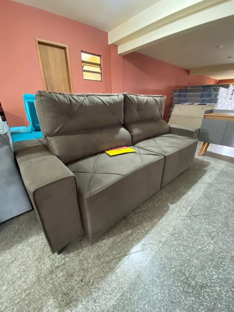 SOFÁ RETRÁTIL E RECLINÁVEL EM PROMOÇÃO