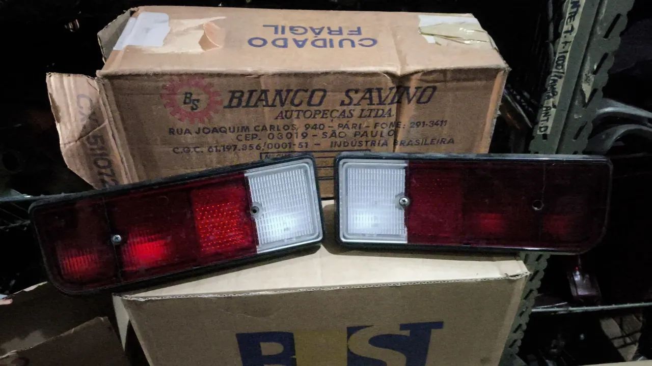 Par de lanternas novas originais Chevette tubarão Bianco Savino carcaça Opel GM  - Foto 2