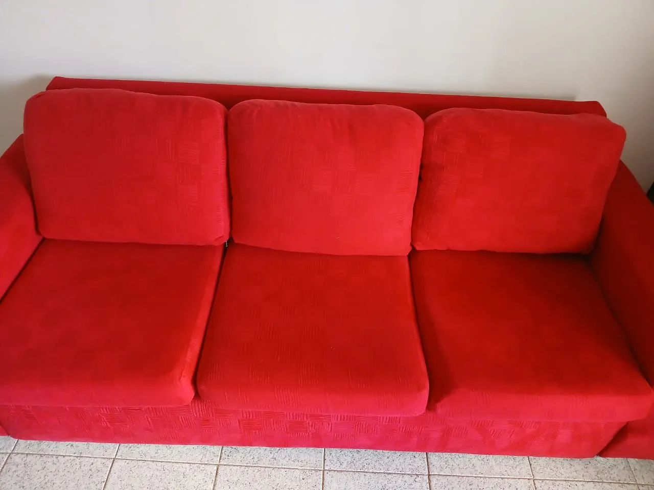 Sofá confortável e bem conservado