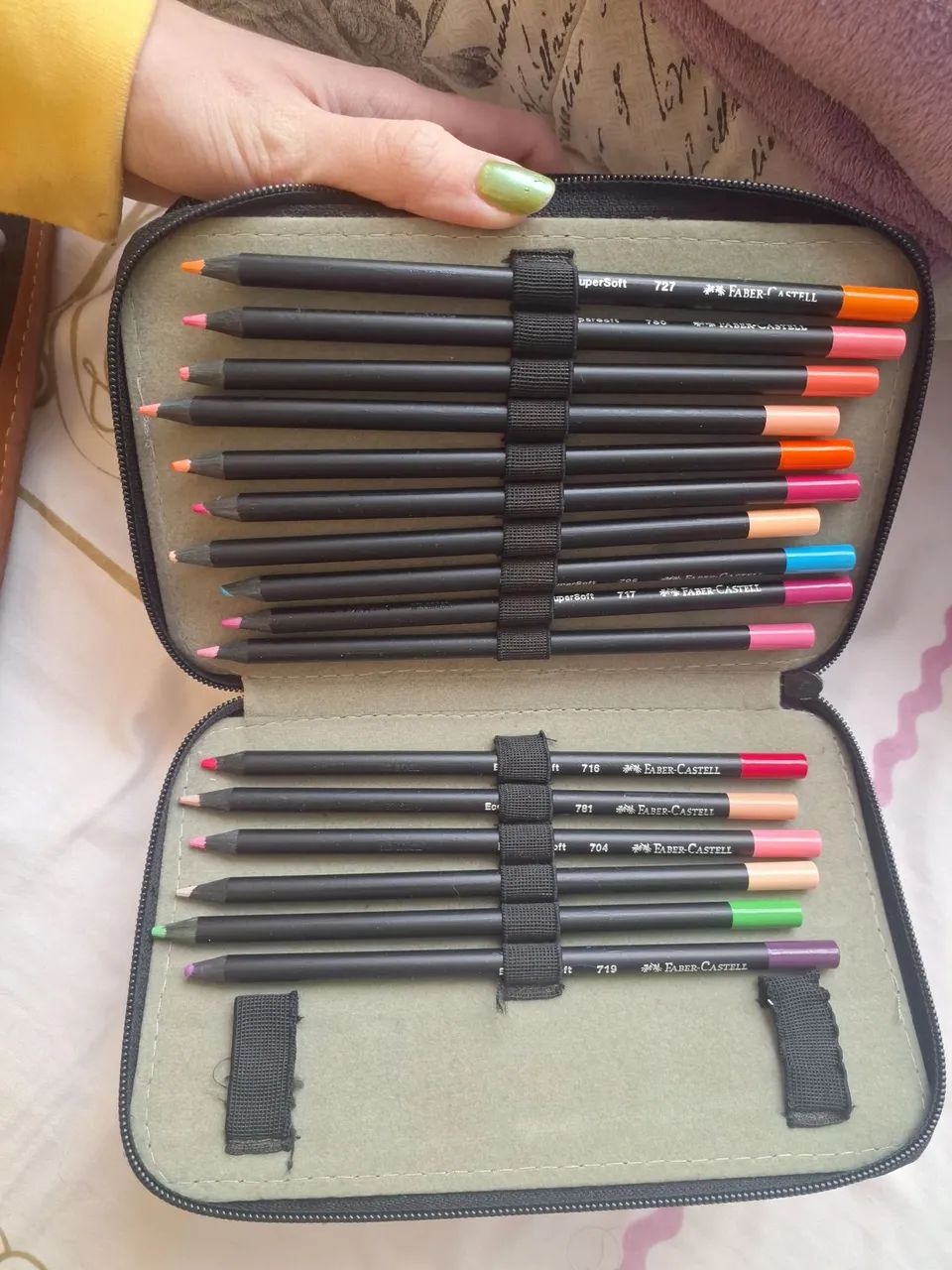 100 lápis Super Soft Faber Castell + estojo - Foto 4