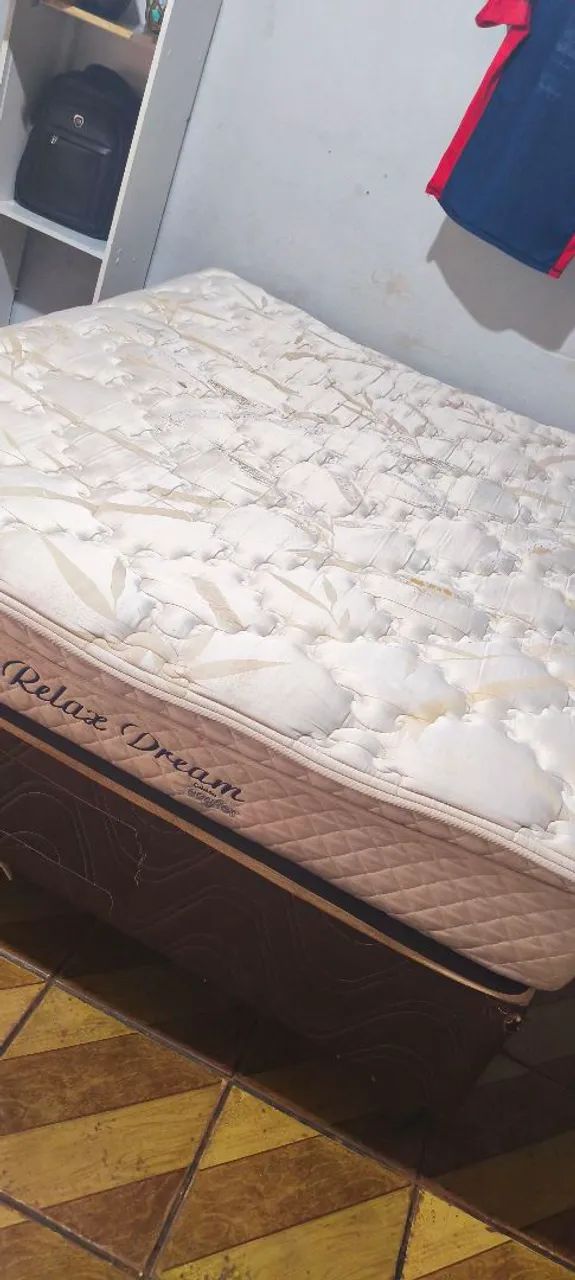 Cama box casal em bom estado 