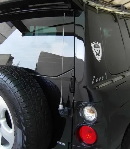 Antena para rádio móvel em carro