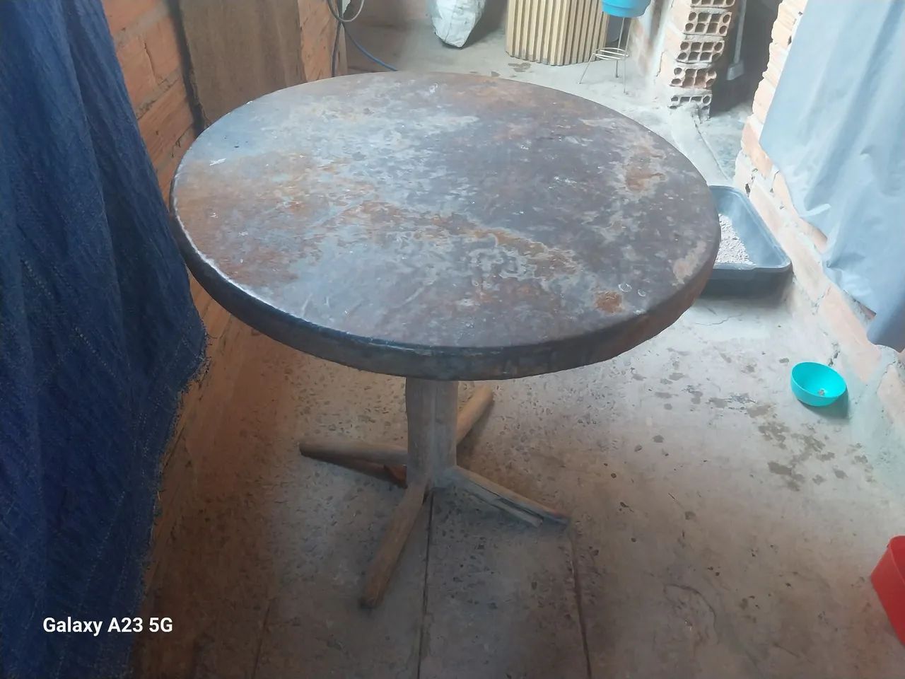 MESA RUSTICA COM 3 BANCOS MADEIRA - Foto 2