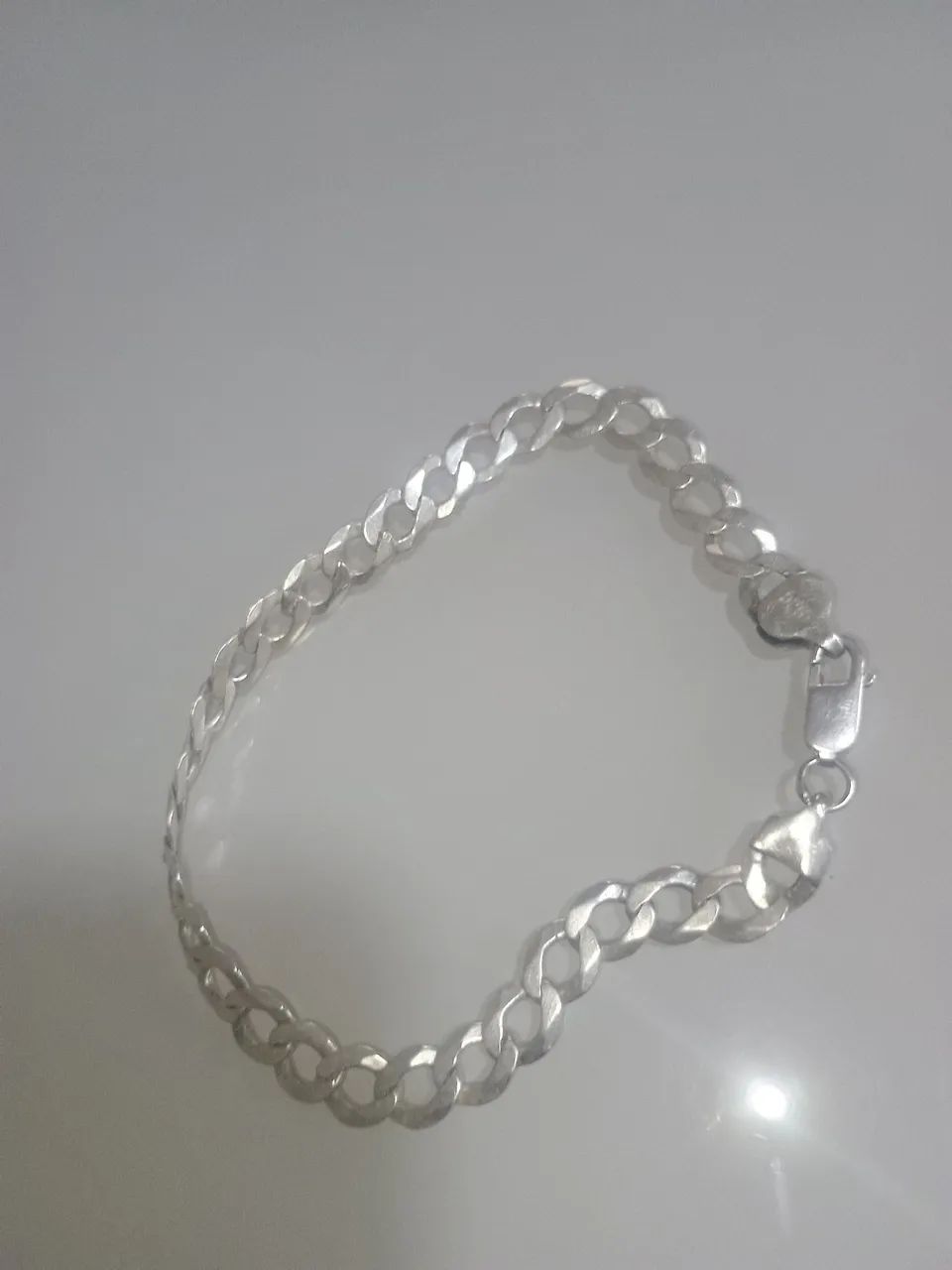 Pulseira de prata em perfeito estado 