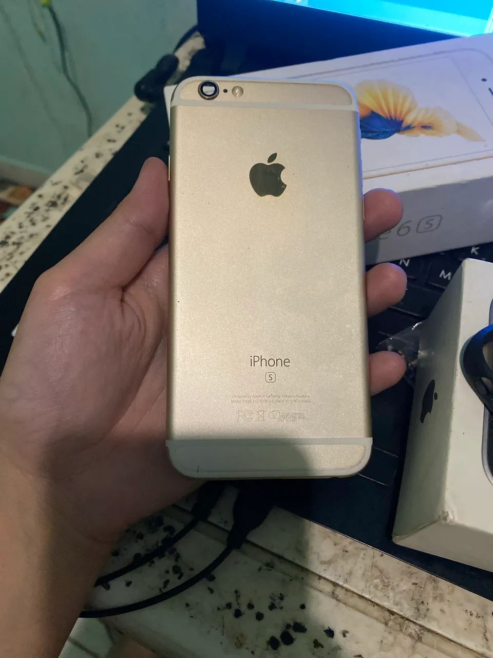 Carcaça traseira iphone 6s dourado excelente 