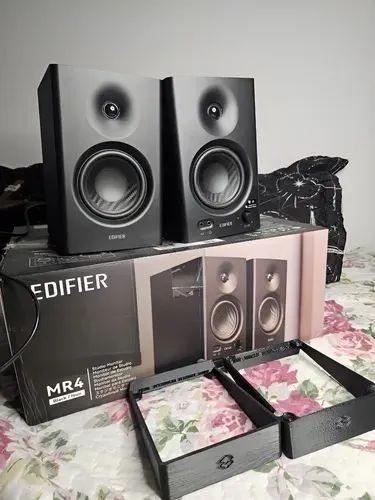 Par de Monitores Edifier MR4