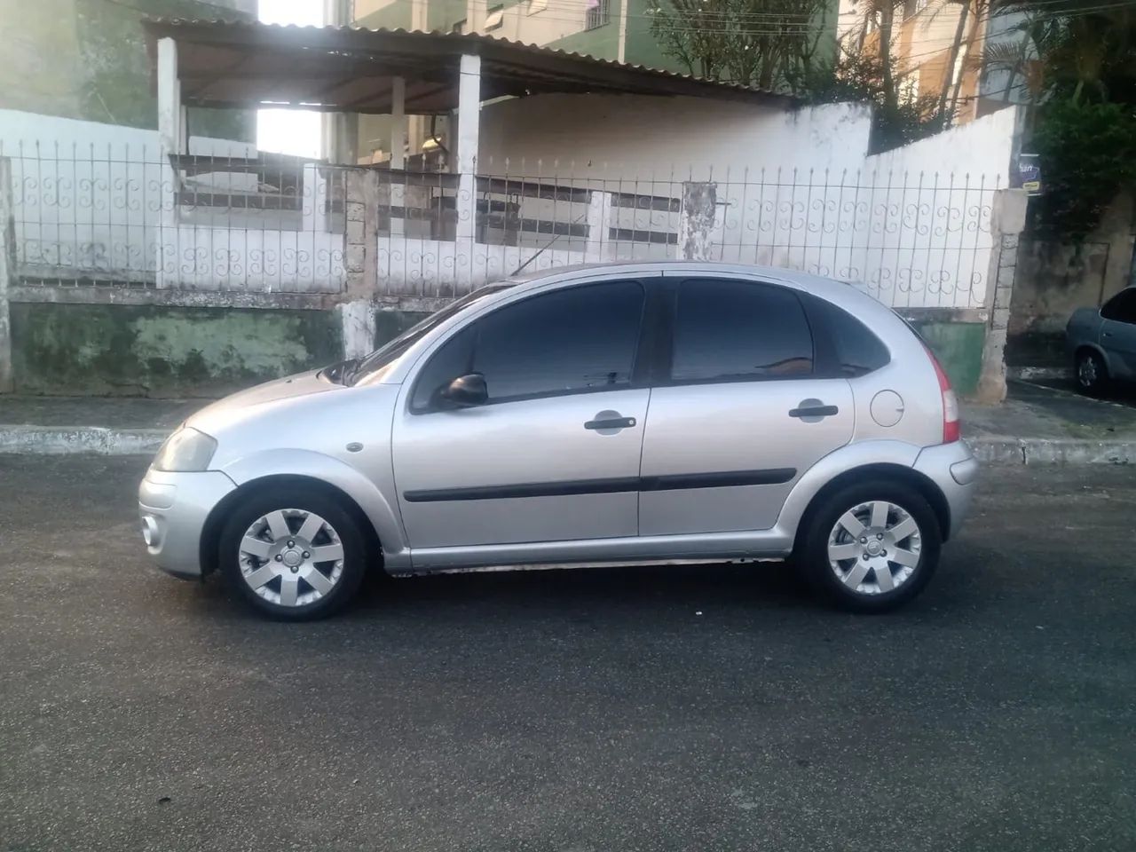 Citroën C3 GLX 1.4/ GLX SONORA 1.4 FLEX 8V 5P 2012
