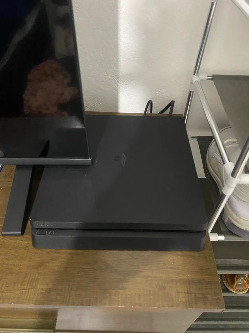 PlayStation 4 Sony - 2 controles - 480GB - Foto 6