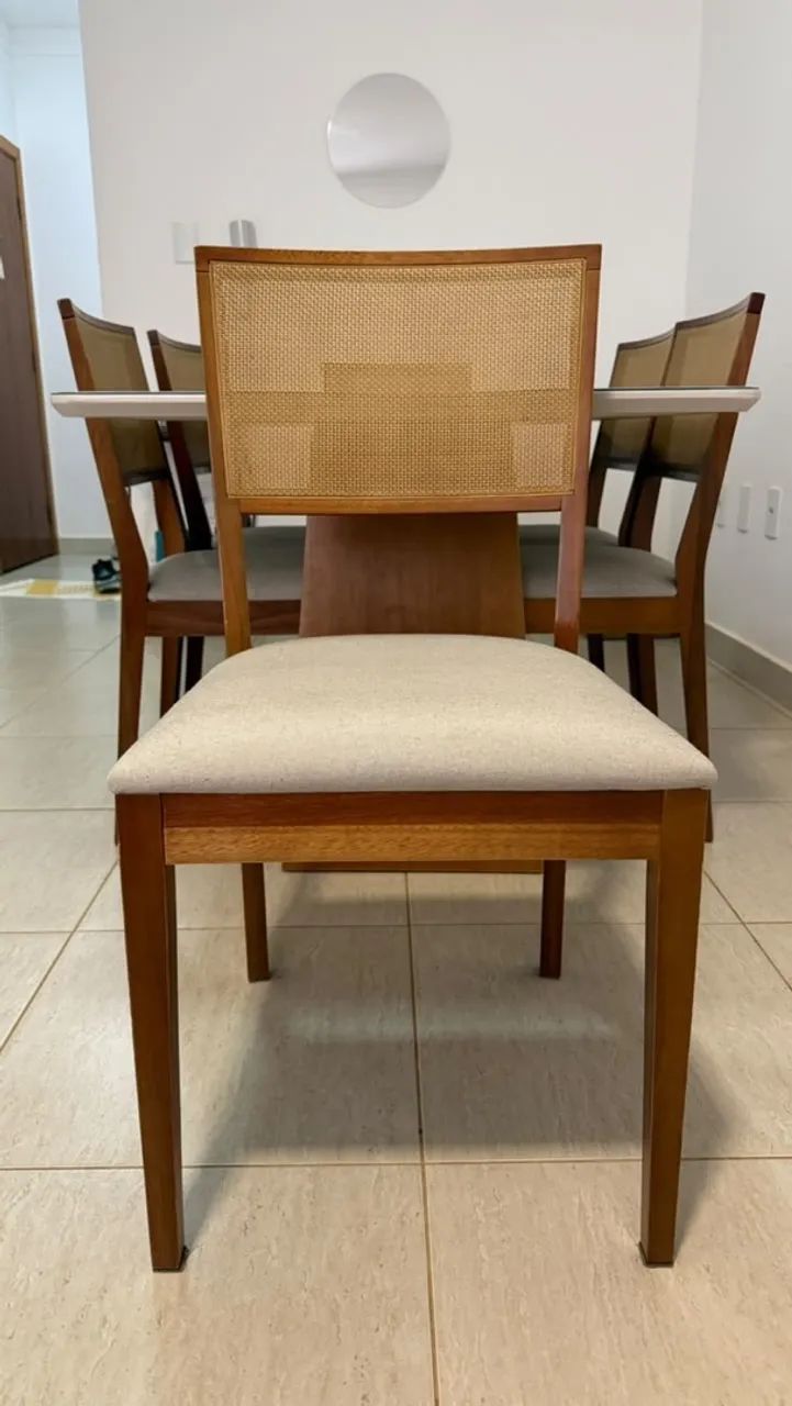 Mesa Nova de 6 lugares com Cadeiras - Foto 4