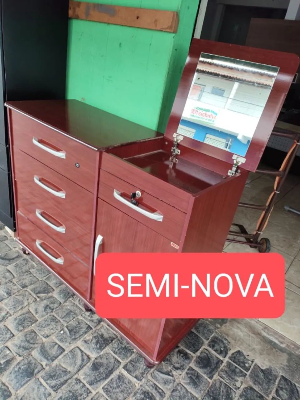 COMODA COM ESPELHO SEMI-NOVA - Foto 4