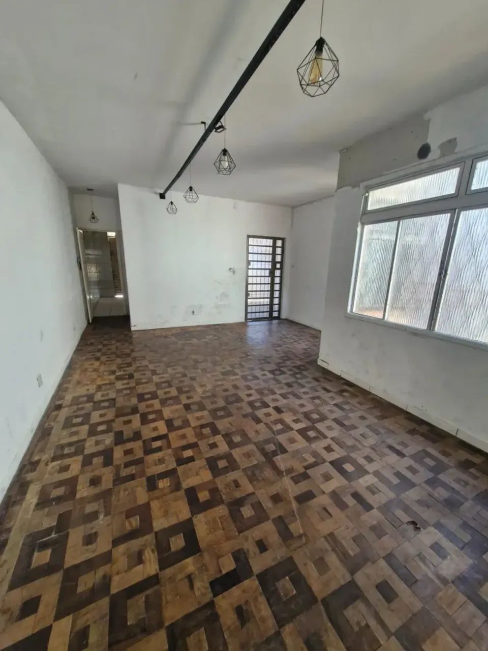 André Belo Imóveis vende ou Aluga casa Comercial/Residencial com pátio e loja no Bairro Sa - Foto 6