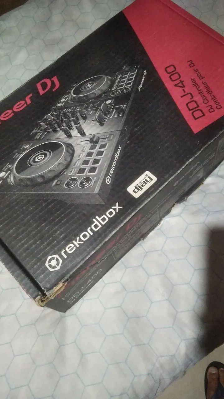 DDj 400