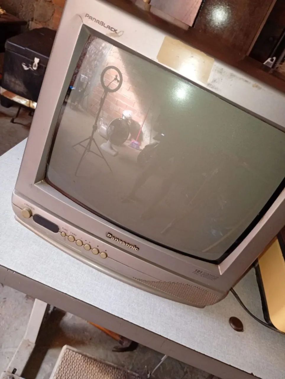 TV tubo 14 polegadas funcionando perfeitamente.