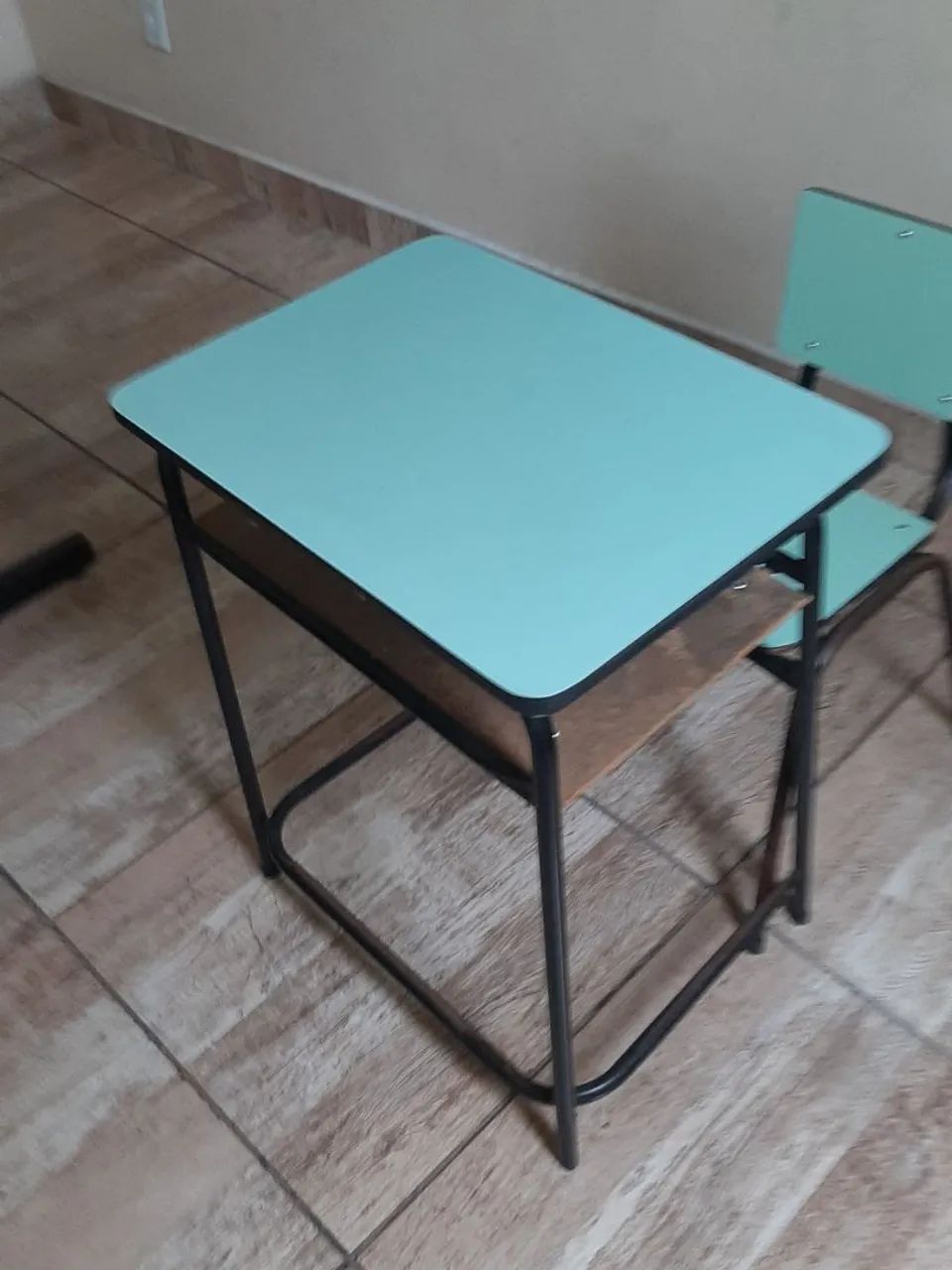6 mesa infantil escolar (sem cadeira)