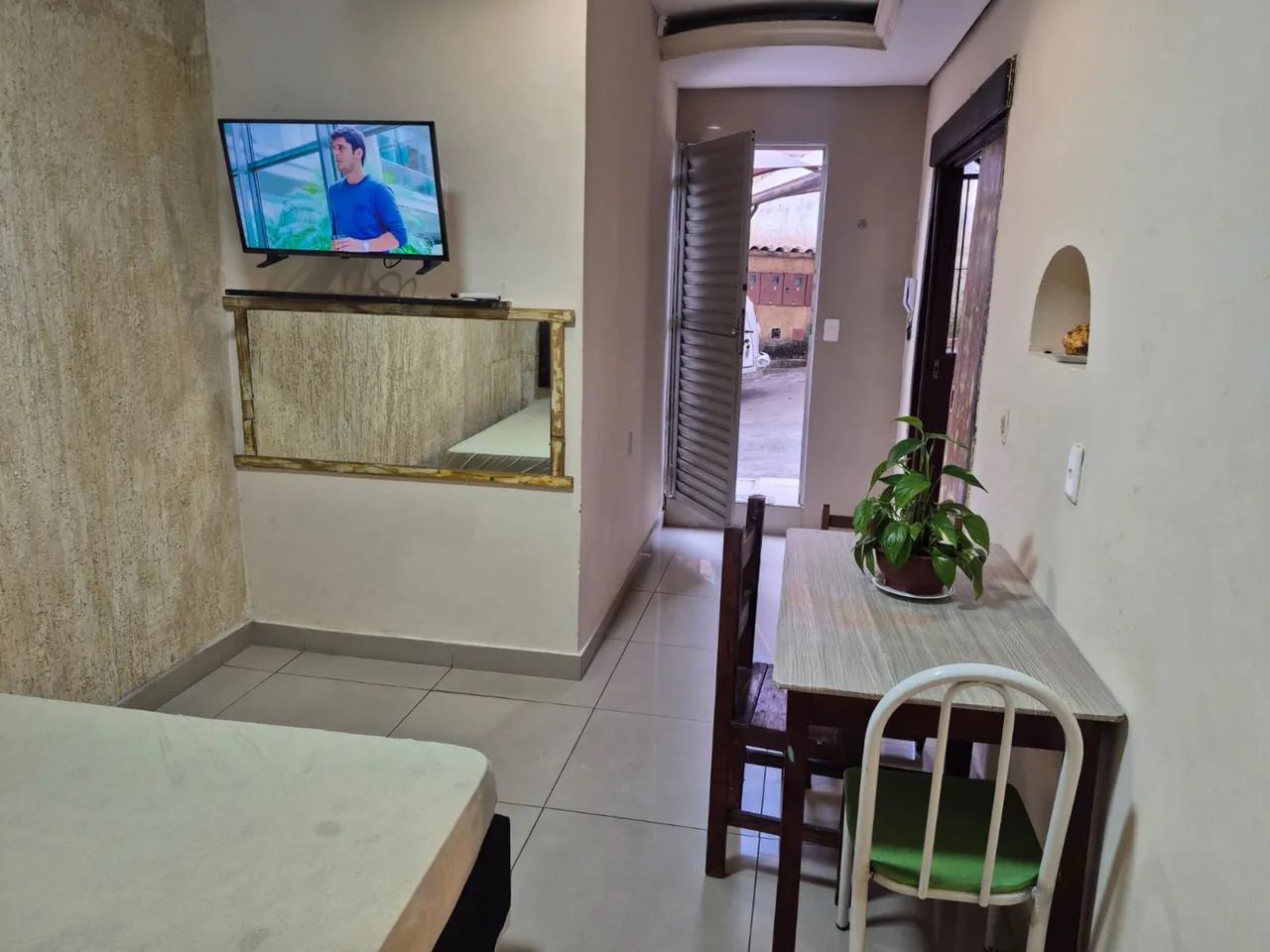 Alugo 2 lofts  no bairro Carlos Prates  - Foto 2