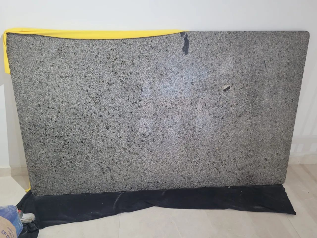 Mesa com tampo de granito cinza  - Foto 3