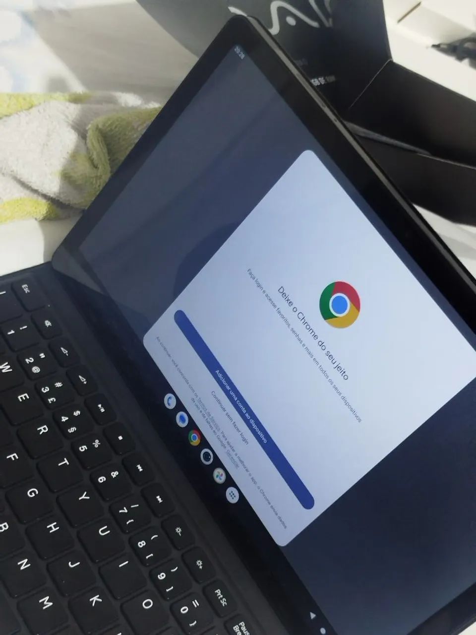 Tablet vaio com um trinco na lateral da tela 