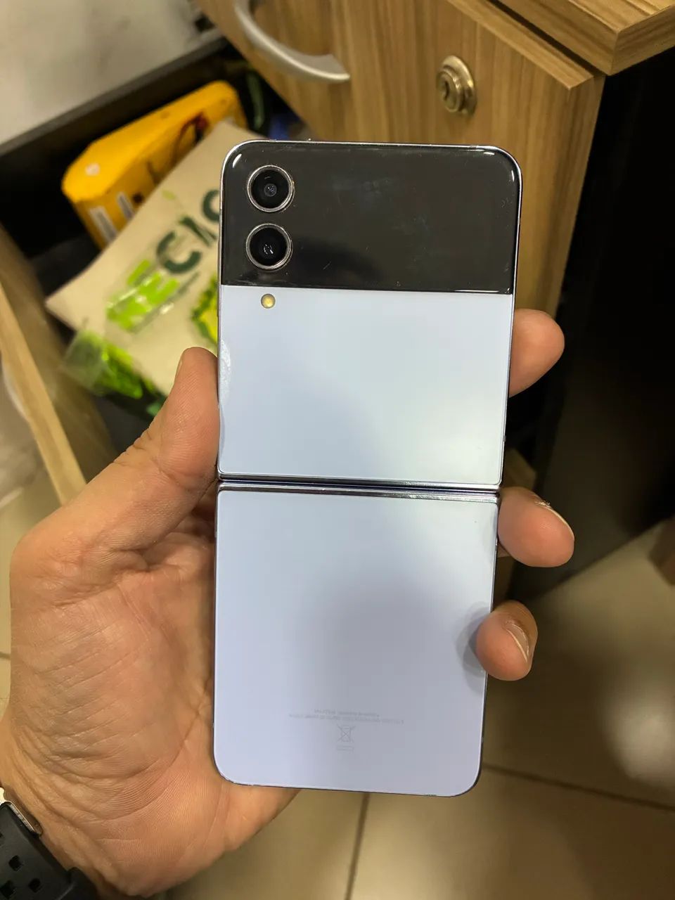 Galaxy Z Flip 4 128 gb azul  com defeito