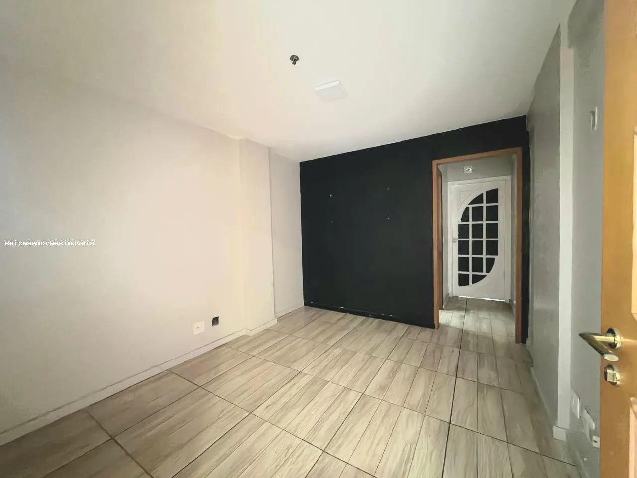 Sala Comercial para Venda em Nova Iguaçu, Centro, 1 banheiro