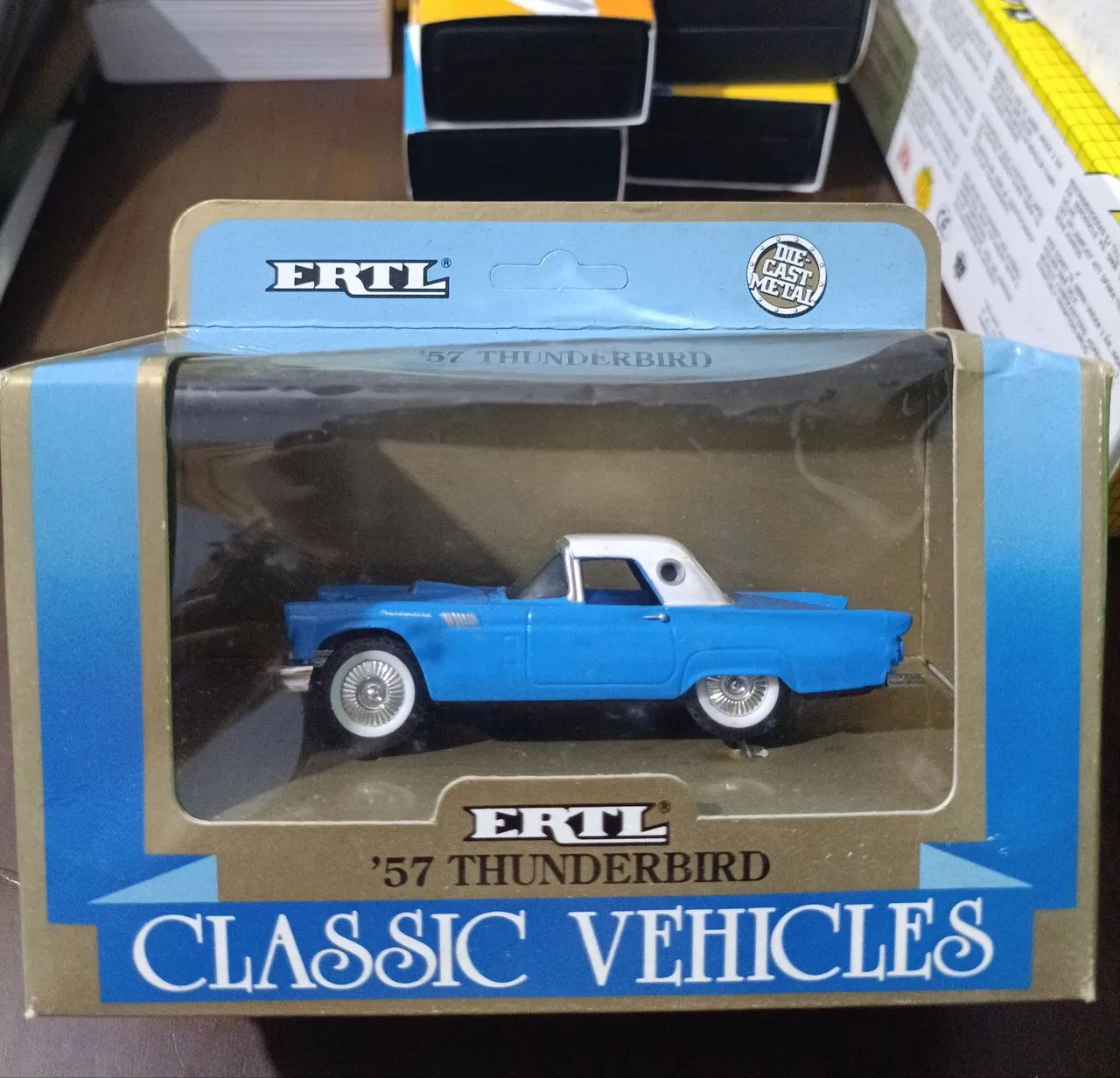 Miniatura ERTL 57 Thunderbird 1:43 Importado - Foto 5