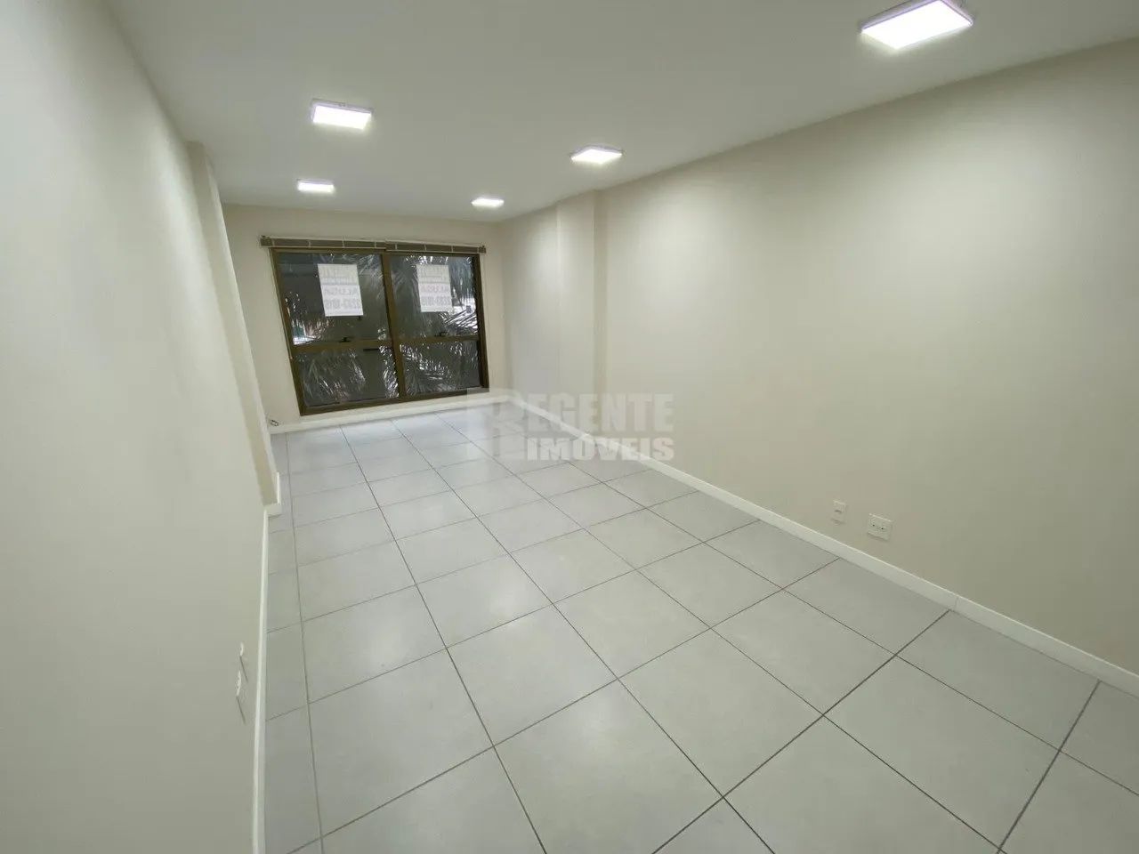 Excelente sala para locação no bairro Trindade! - Foto 2