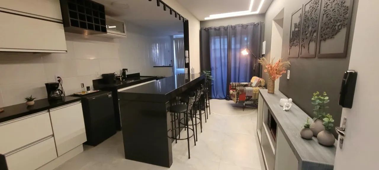 Apartamento MOBILIADO aconchegante e bem localizado  - Foto 2