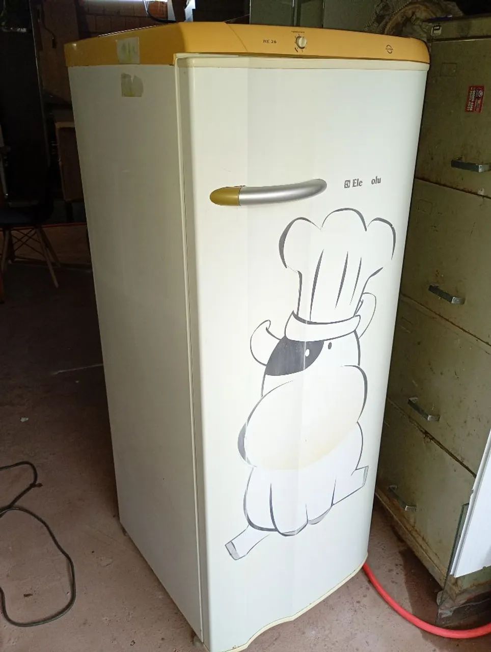 1 geladeira Electrolux 260 litros ZAP *. - Geladeiras e Freezers