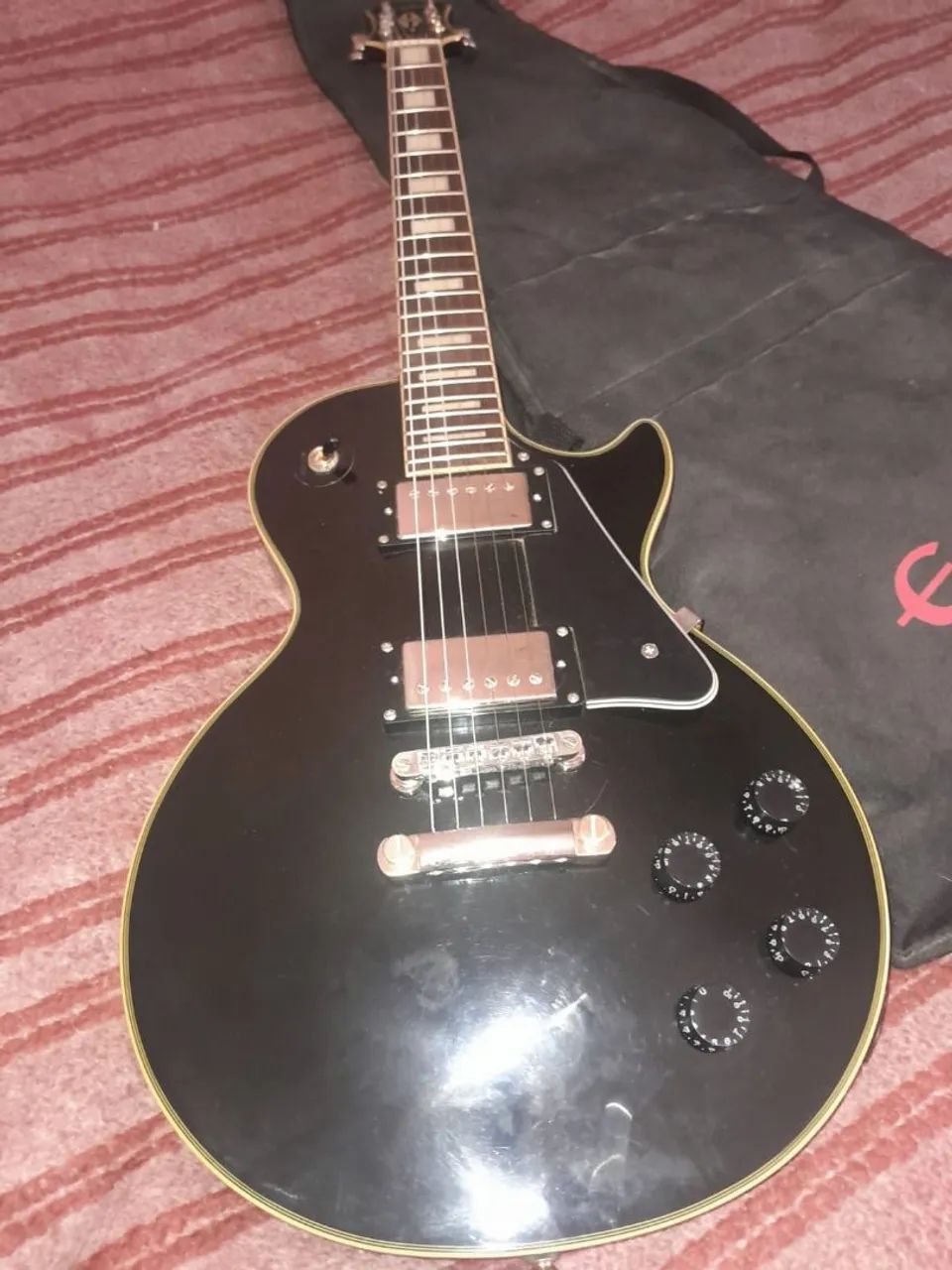 Guitarra Epiphone Les Paul Custom Ebony com bag