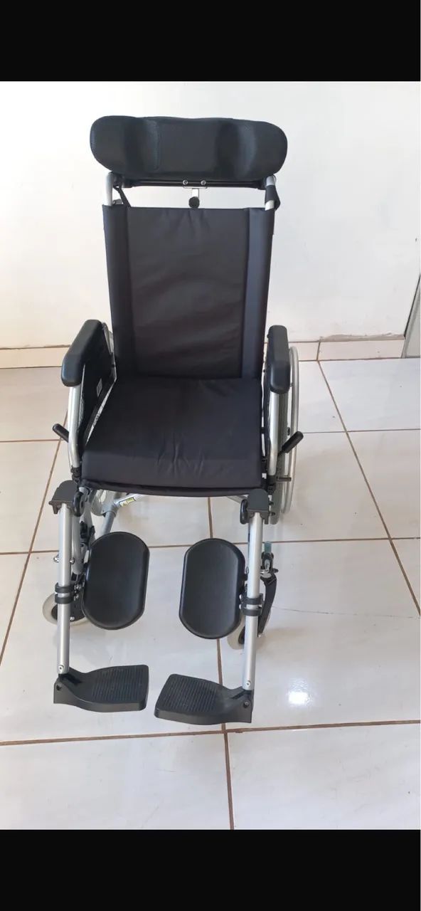 Vendo cadeira de rodas  - Foto 3