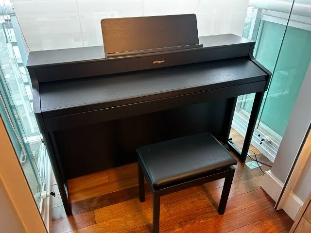 Piano Digital Roland HP702-CH