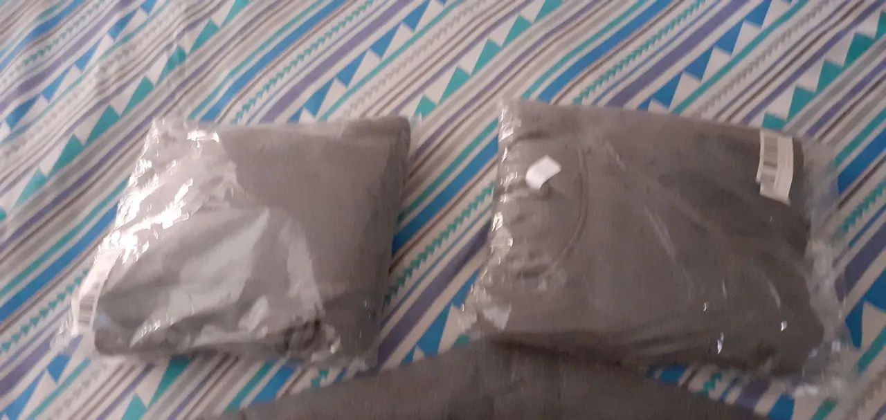 TRÊS 3 MOLETONS DE ALGODAO - Foto 4
