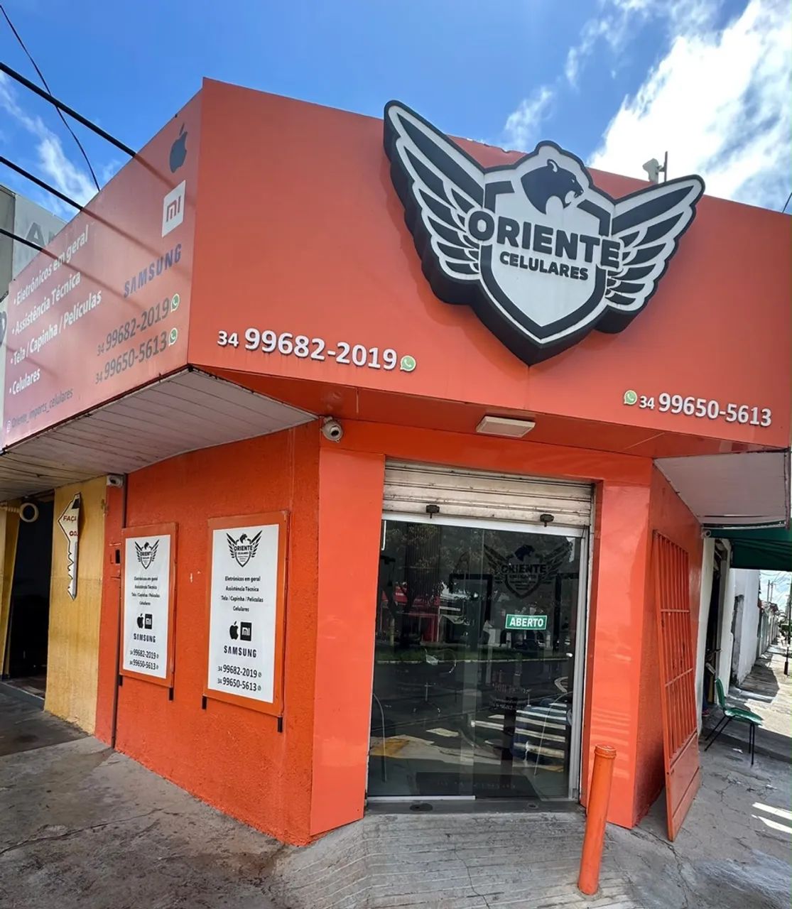 Vendo loja de celular e barbearia 