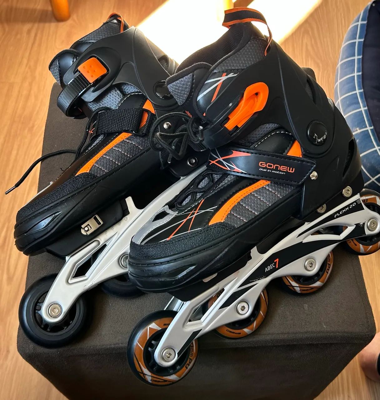 Patins Gonew Fitness Flexx 2.0 In line ABEC 7 Ajustável Base de Alumínio - Preto e Laranja - Foto 5