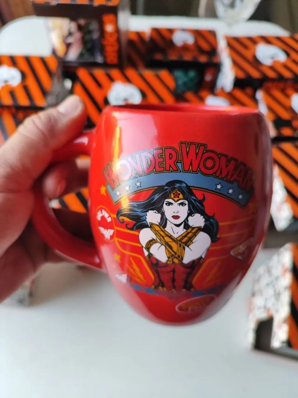 Caneca Piticas Mulher maravilha 410ML
