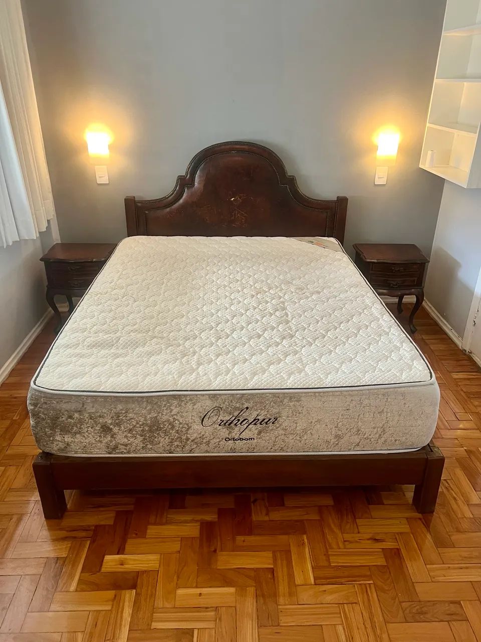 Cama QUEEN com colchão 