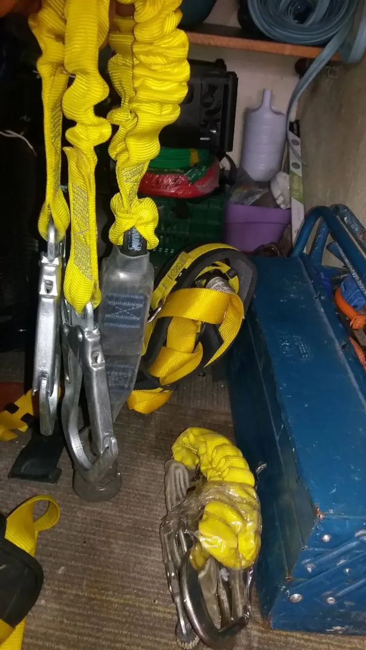 03 cintos de segurança, usados praticamente novos muito pouco uso - Foto 2