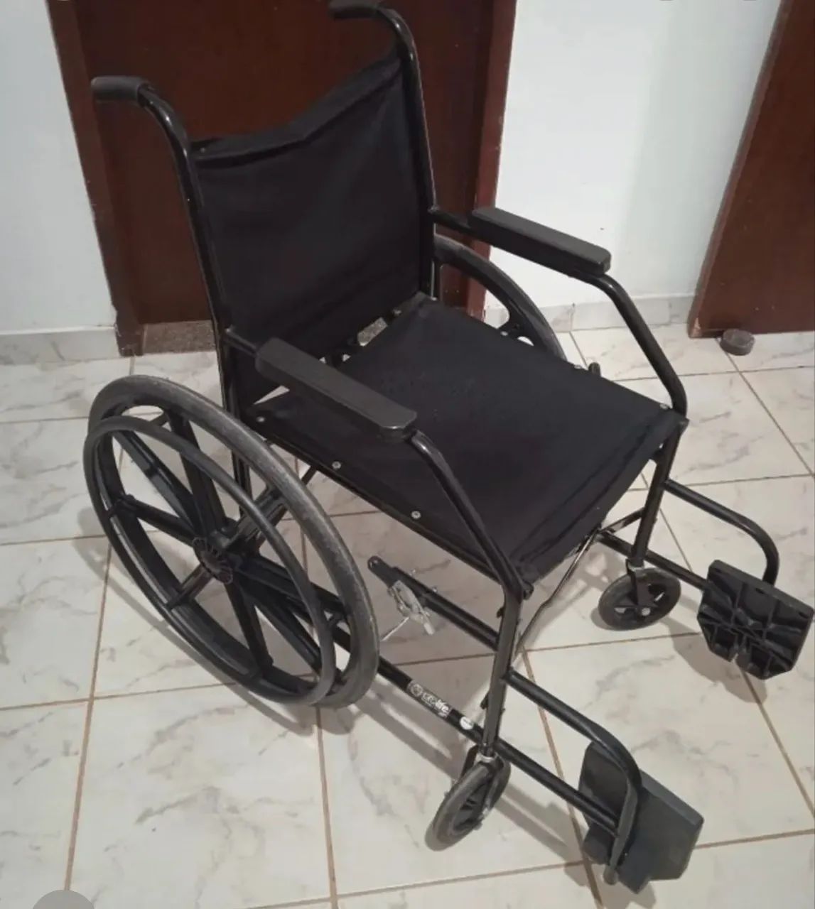 Cama Hospitalar /Cadeira de Rodas  - Foto 2