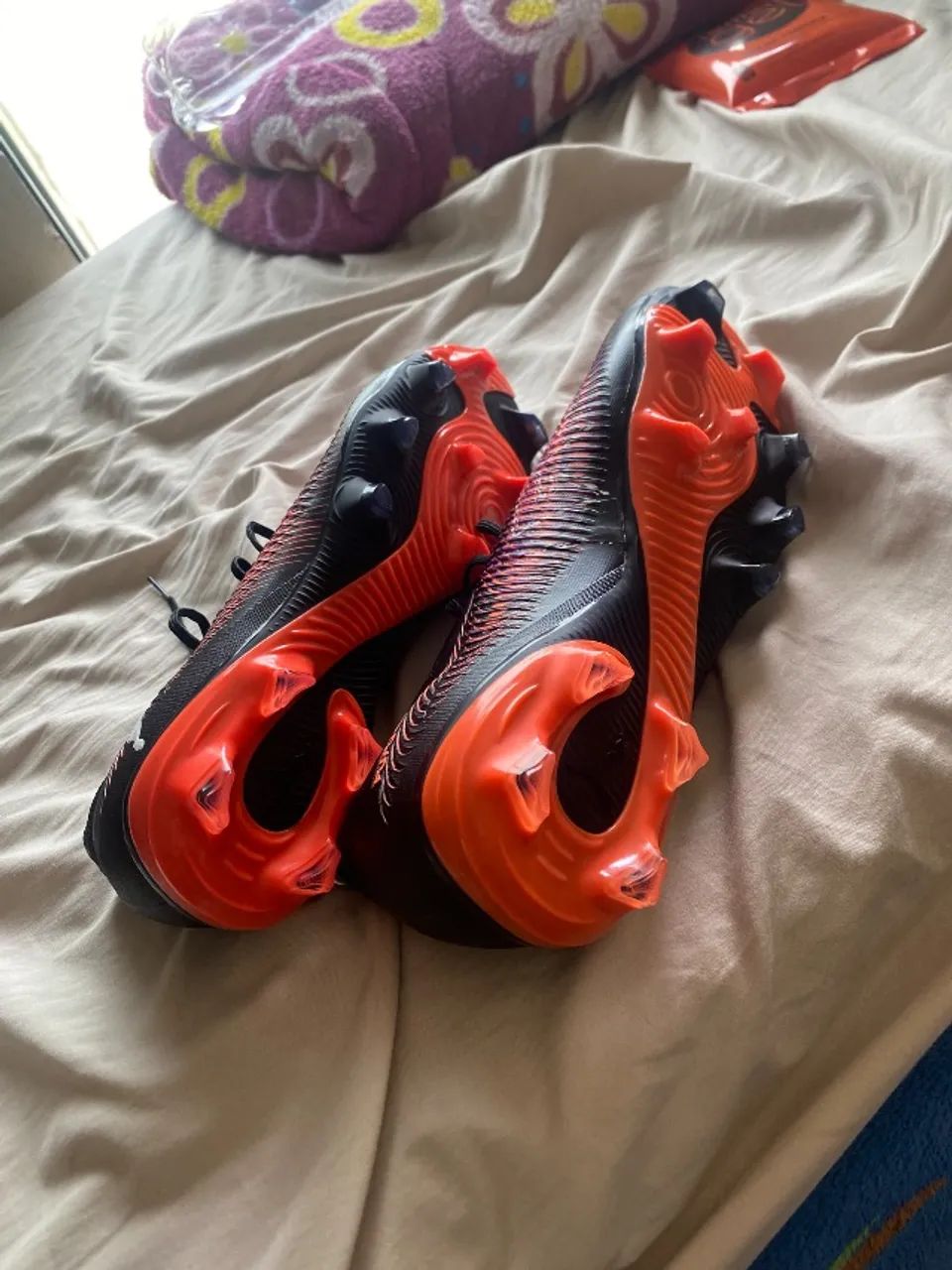 Chuteira profissional Puma65163248486018121