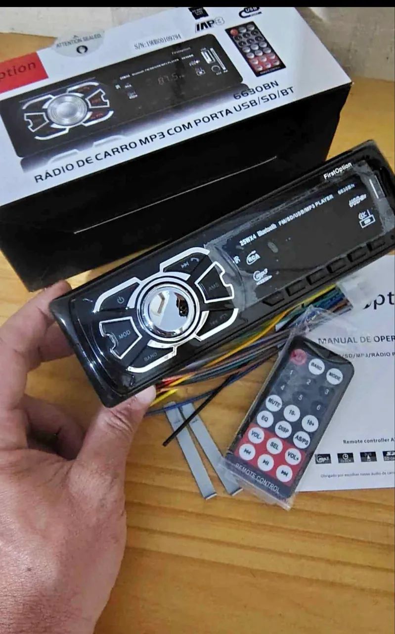 Rádio de carro com Bluetooth e USB 