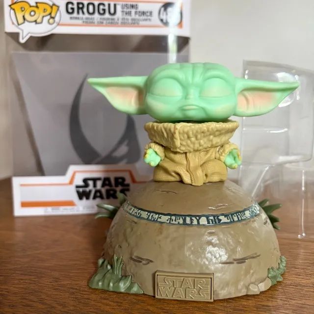 Funko Pop Grogu using the force 485 Star Wars Luzes e som