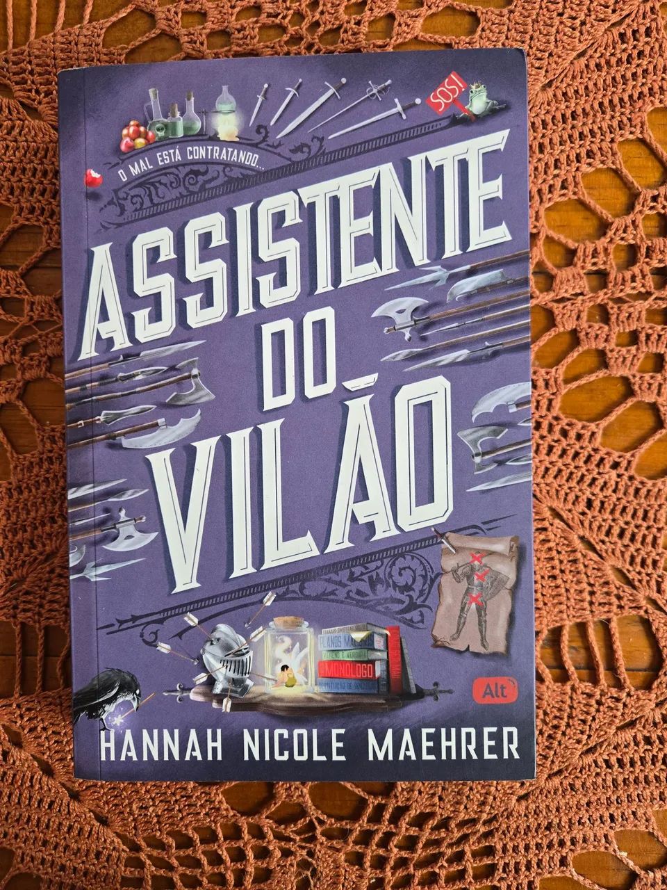 Assistente do Vilão  - Hannah Nicole Maehrer