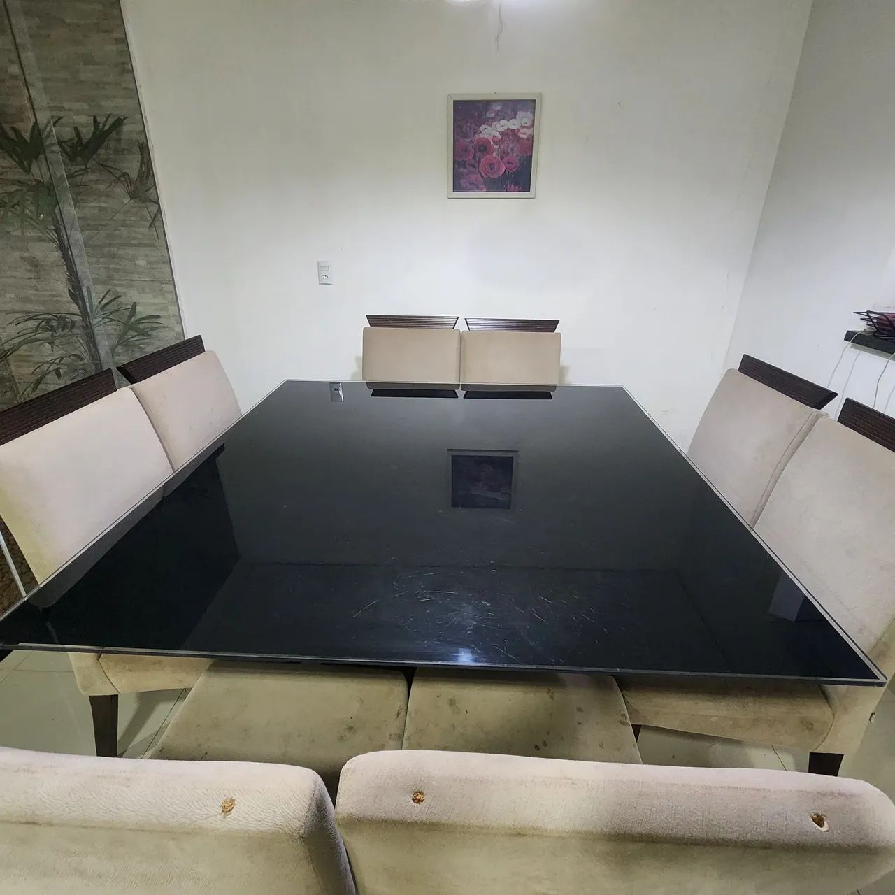 Mesa quadrada de vidro com 8 cadeiras