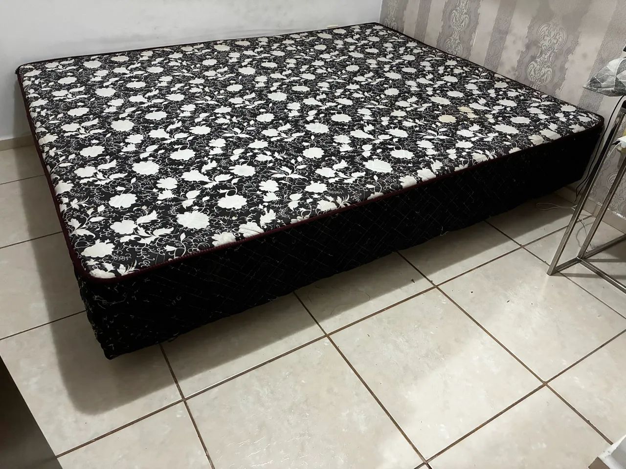 BASE DE CAMA QUEEN